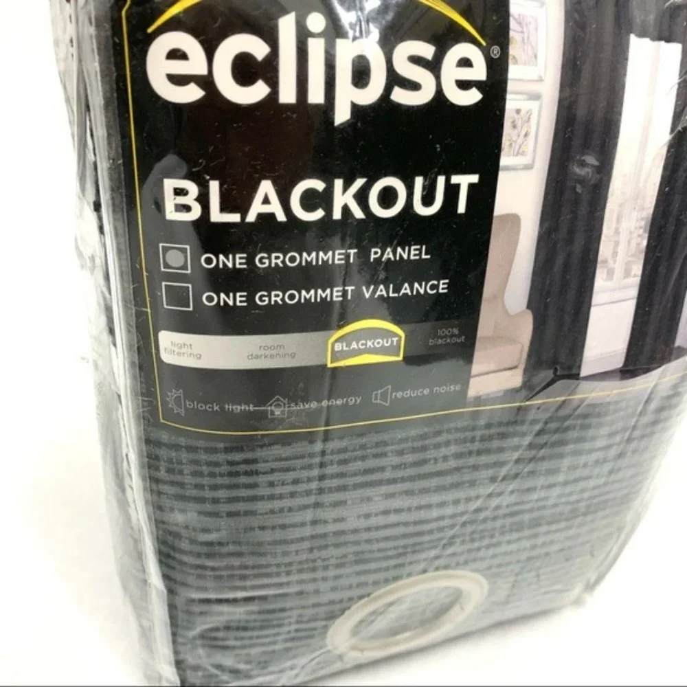 ECLIPSE Trevi Thermal Blackout Single Panel Grommet Curtain Black 52 x 108 NEW